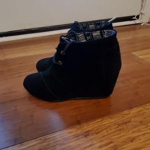 TOMS booties size 6.5